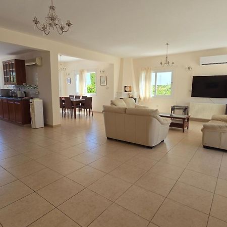 Villa Dafni Paralimni Luaran gambar